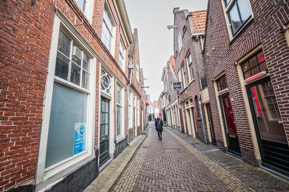 Het seksstraatje van Alkmaar verpaupert.